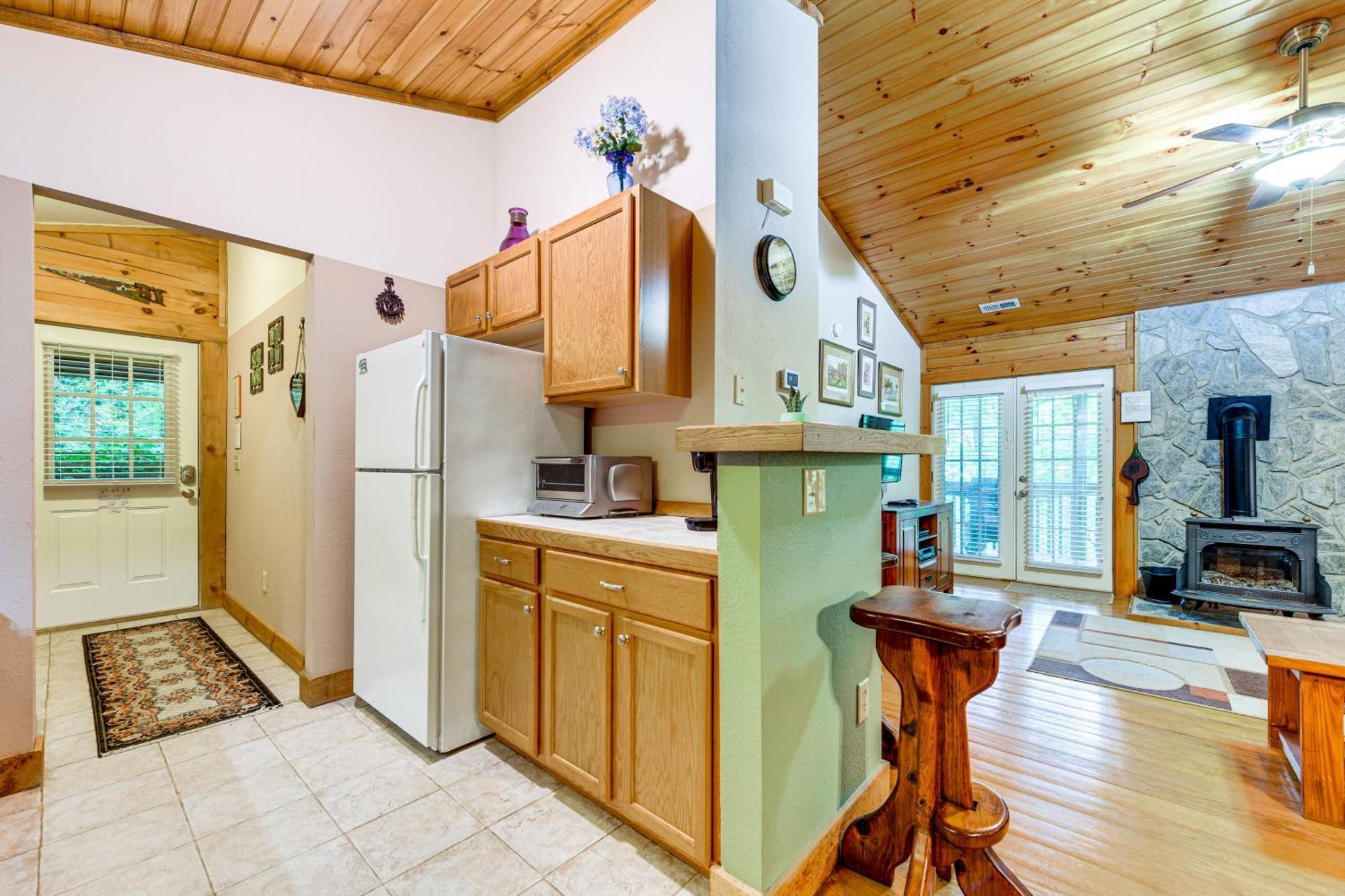 Serene Maggie Valley Retreat With Deck And Hot Tub! Dış mekan fotoğraf