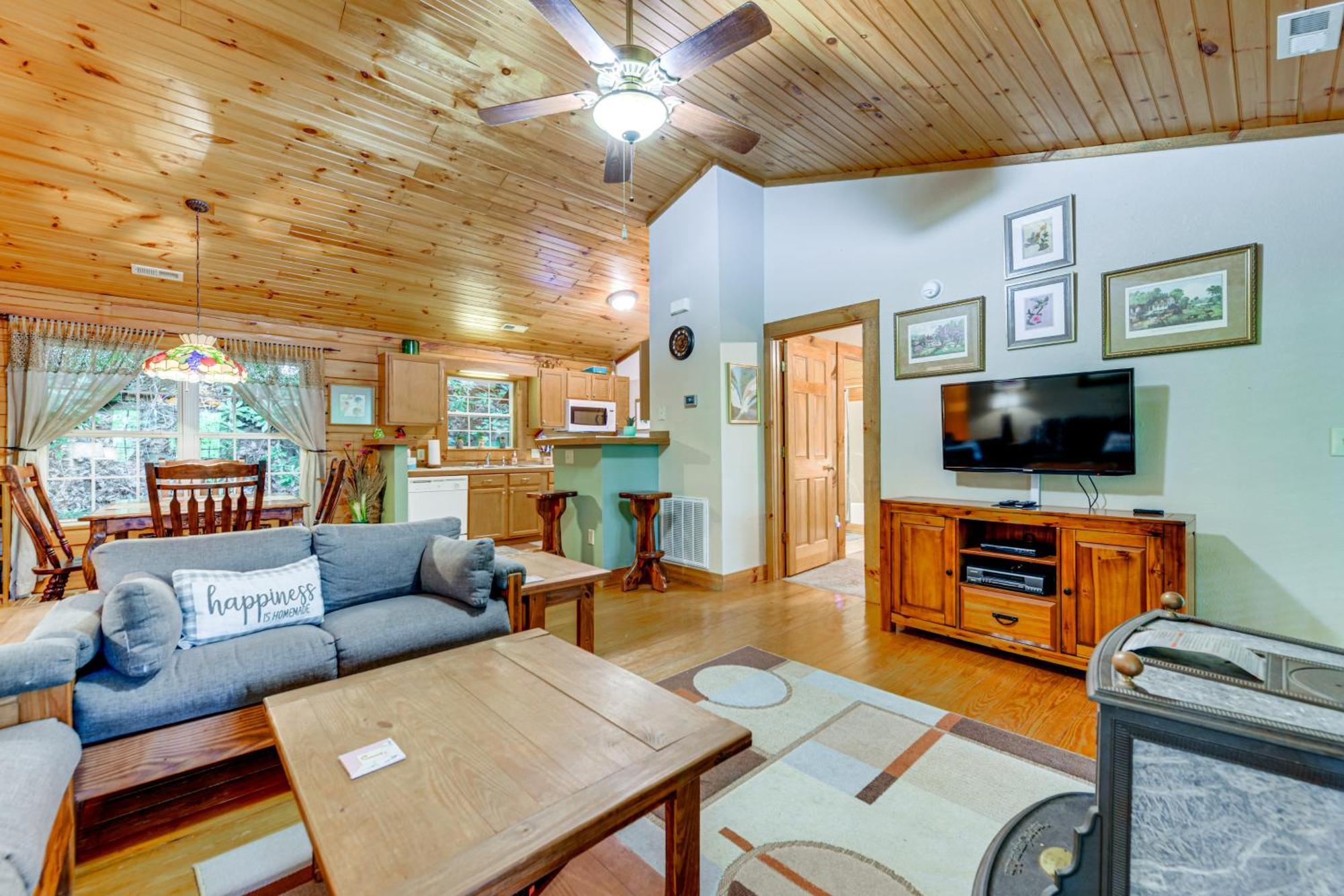 Serene Maggie Valley Retreat With Deck And Hot Tub! Dış mekan fotoğraf