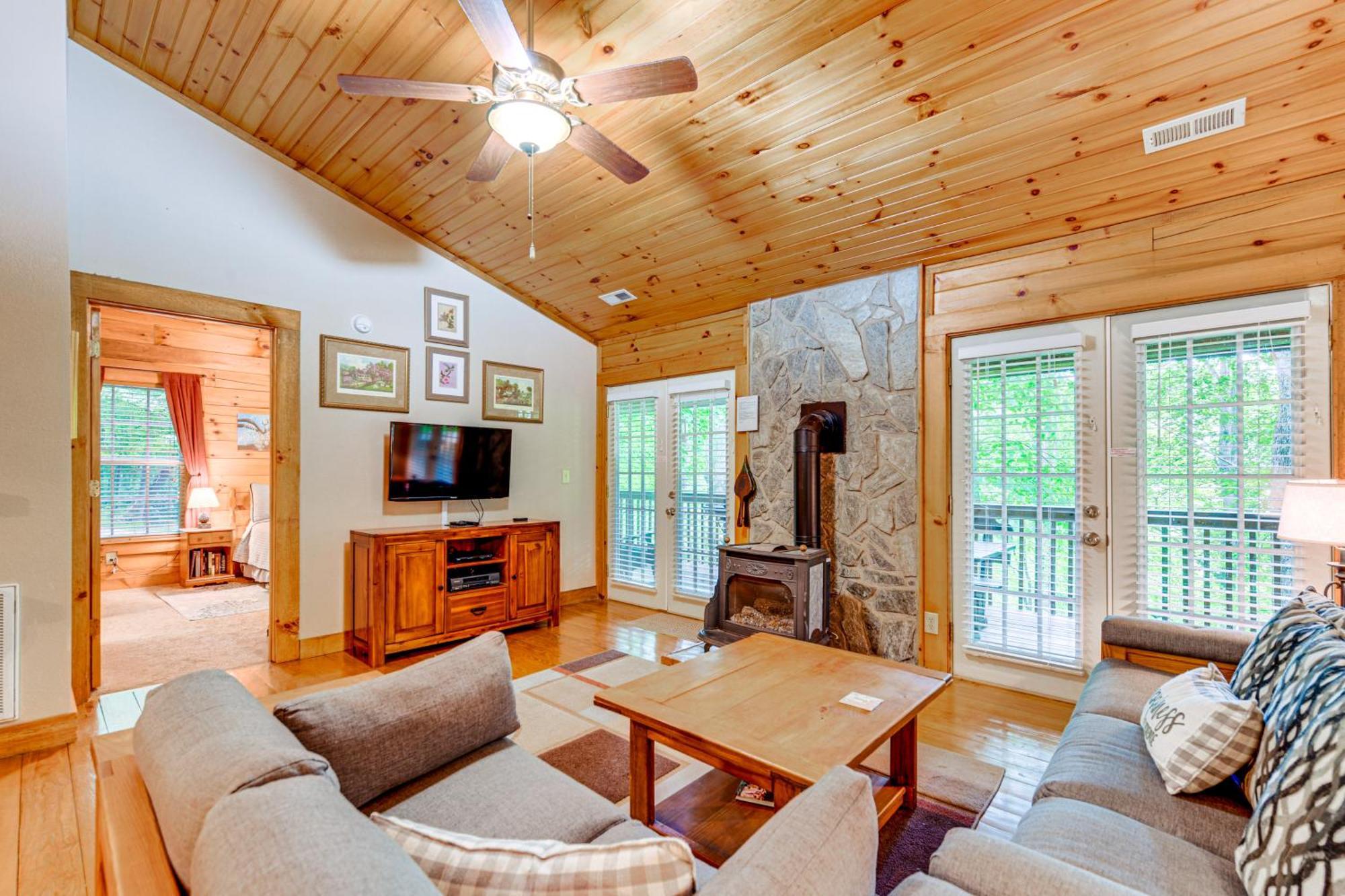 Serene Maggie Valley Retreat With Deck And Hot Tub! Dış mekan fotoğraf