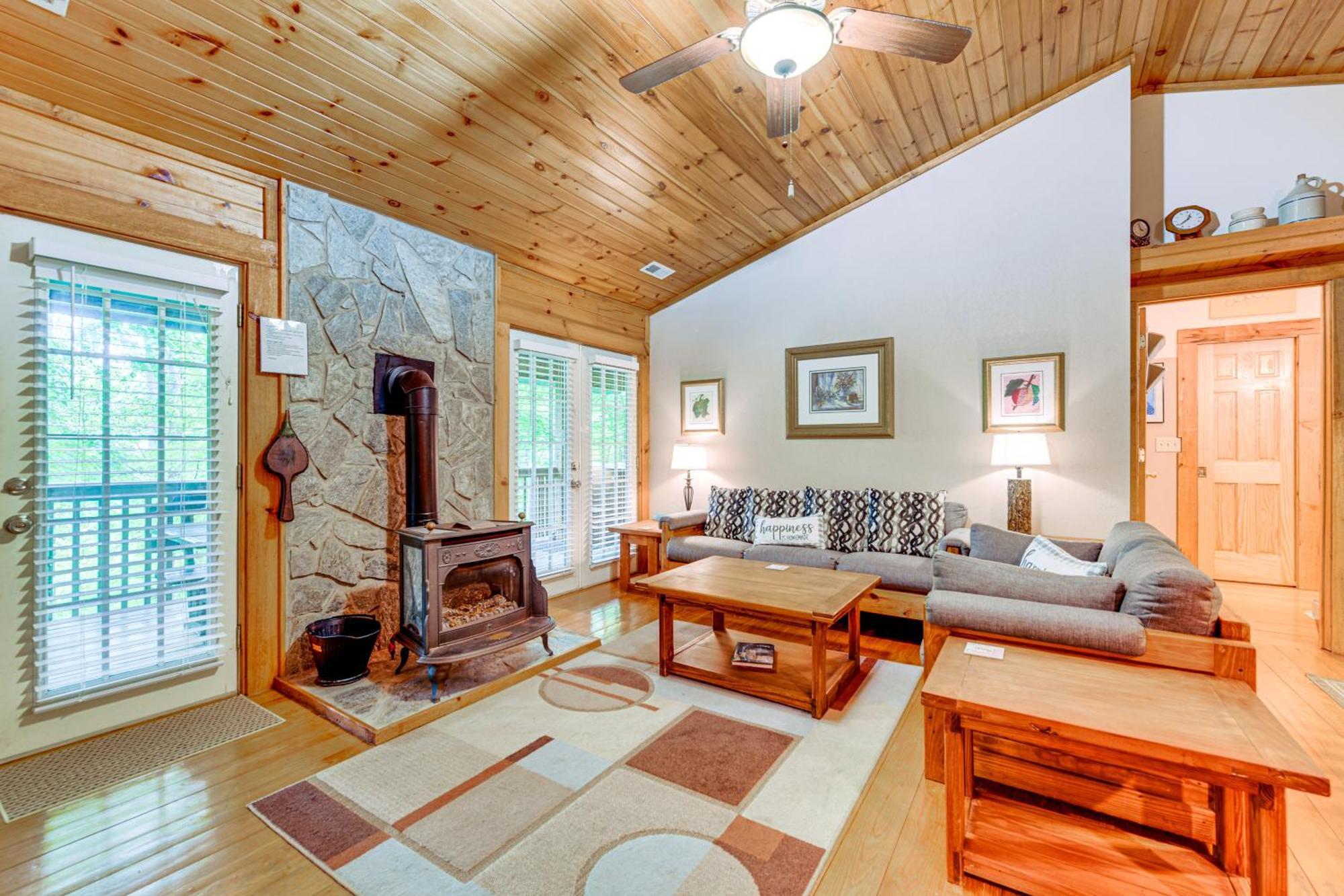 Serene Maggie Valley Retreat With Deck And Hot Tub! Dış mekan fotoğraf