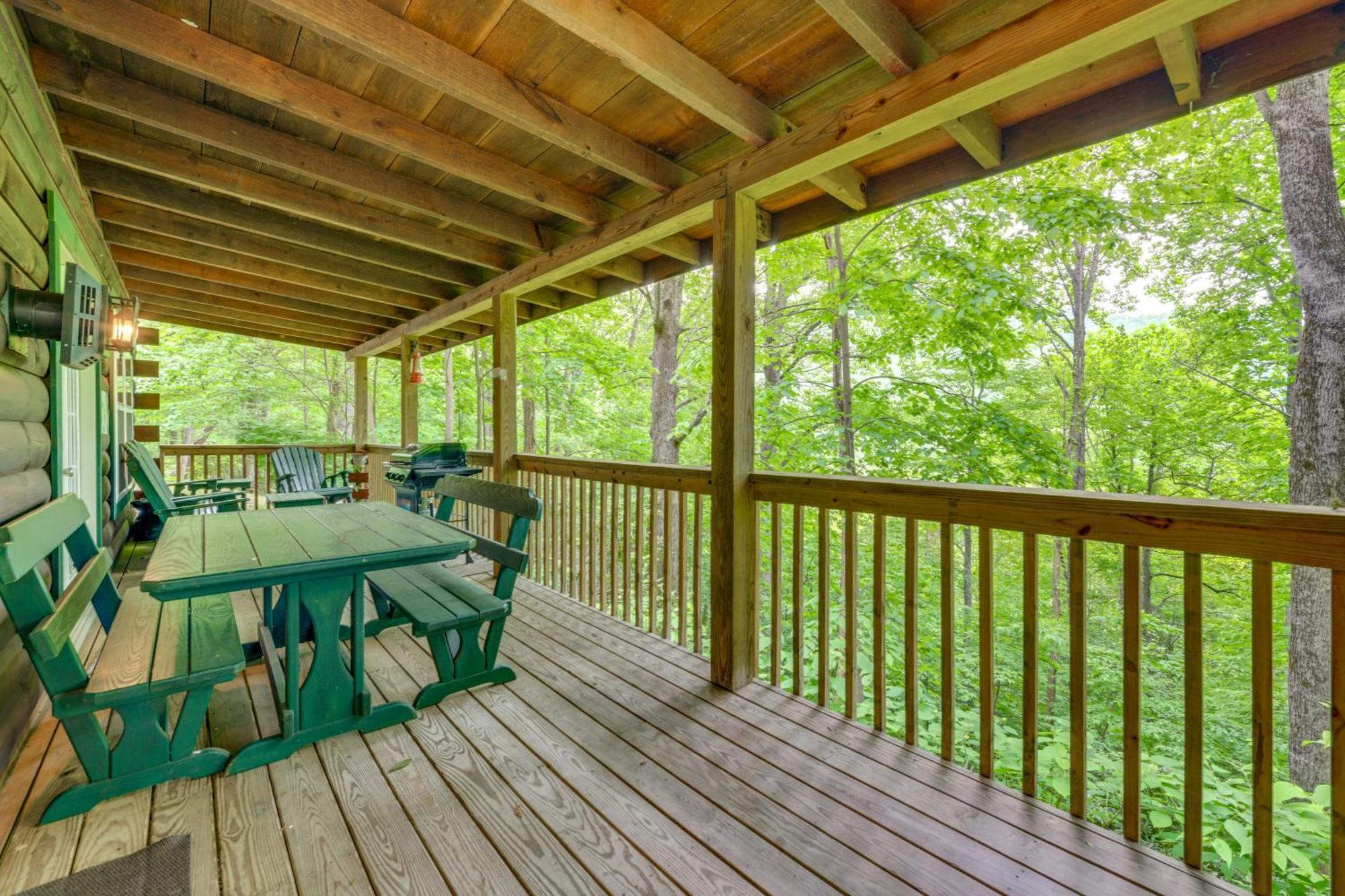 Serene Maggie Valley Retreat With Deck And Hot Tub! Dış mekan fotoğraf