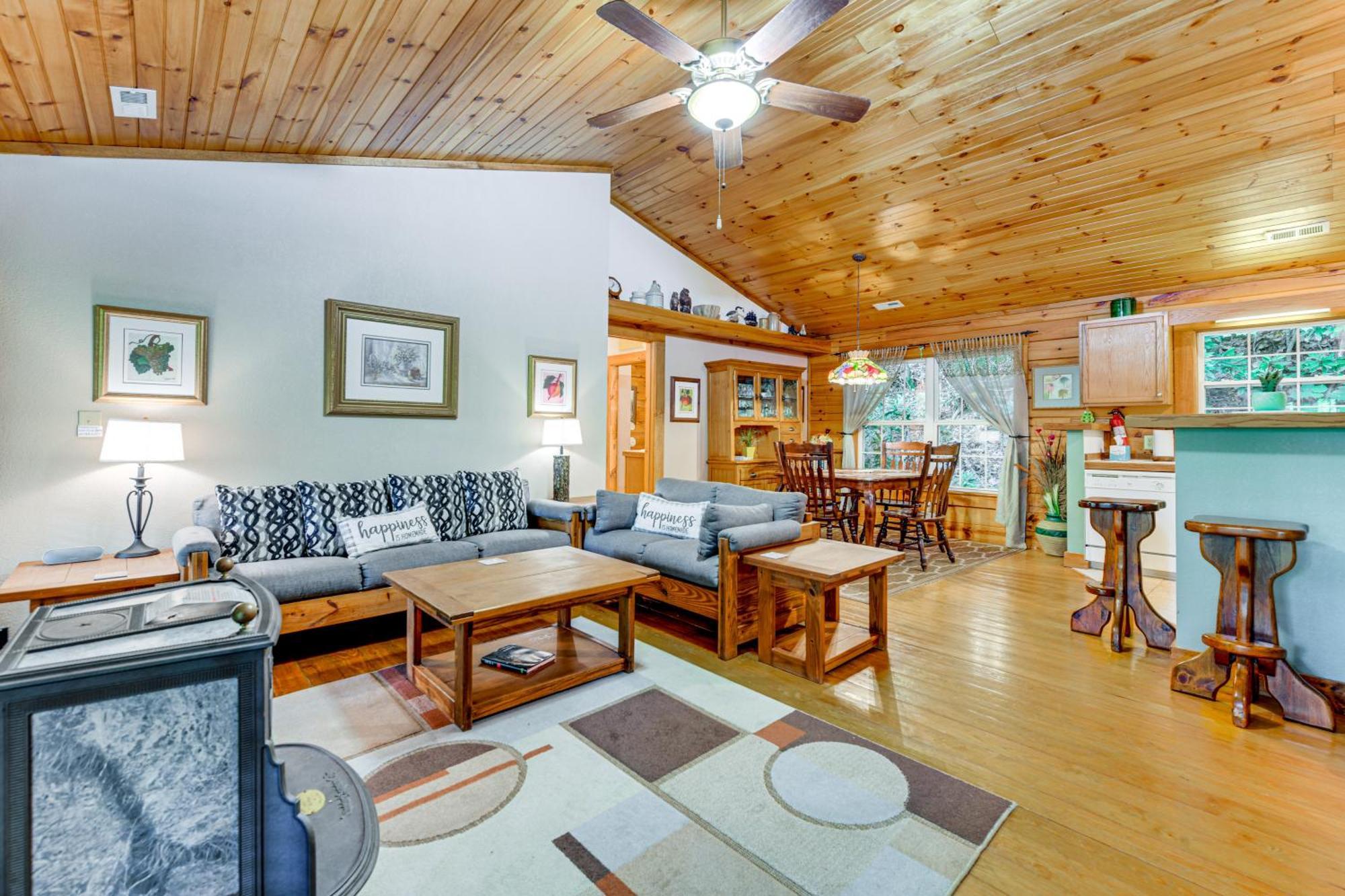 Serene Maggie Valley Retreat With Deck And Hot Tub! Dış mekan fotoğraf