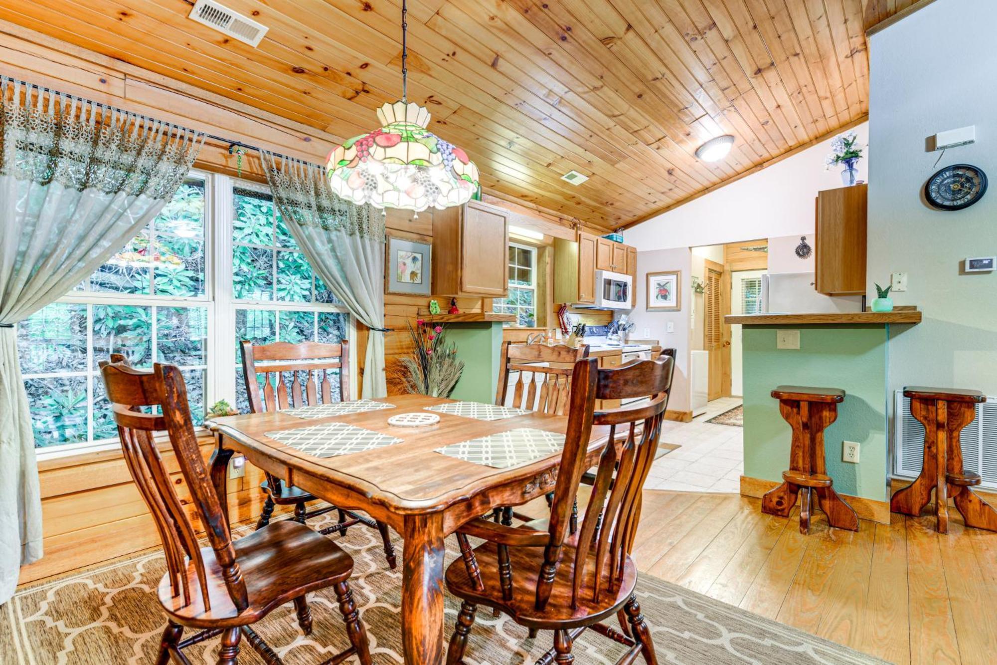 Serene Maggie Valley Retreat With Deck And Hot Tub! Dış mekan fotoğraf