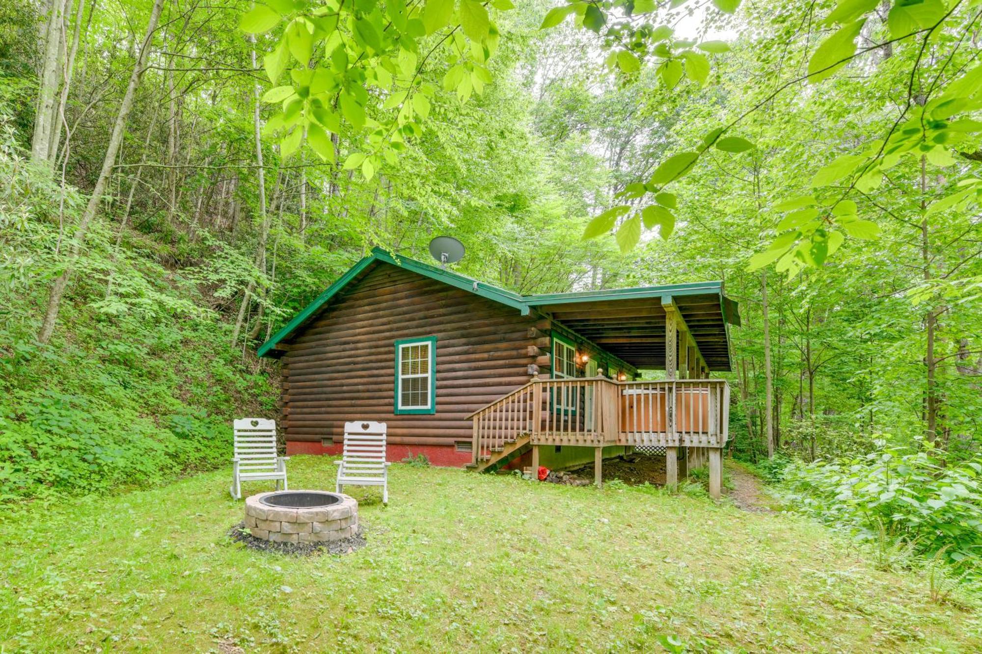 Serene Maggie Valley Retreat With Deck And Hot Tub! Dış mekan fotoğraf